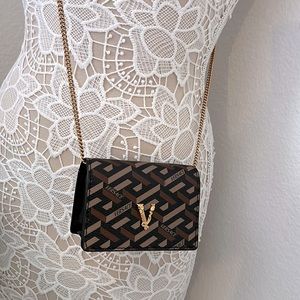 Virtus La Greca Print Mini Chain Wallet